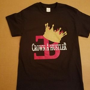 Crown a hustler tee